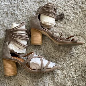 Jeffrey Campbell Despina